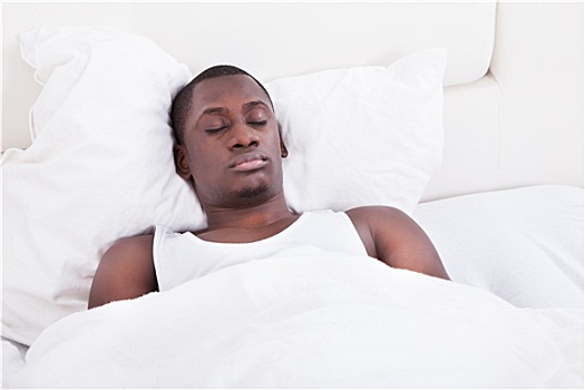 非洲男人,睡觉,床