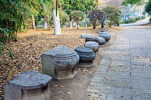 古代建筑石柱础,南京市白马公园陈列