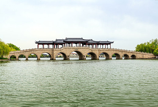 中国江苏省苏州金鸡湖李公堤凌云桥