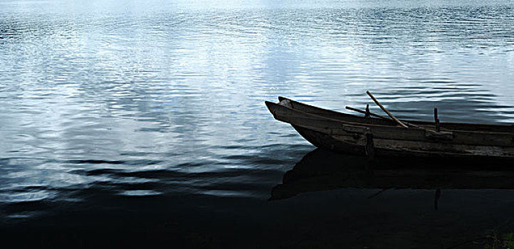 泸沽湖的船