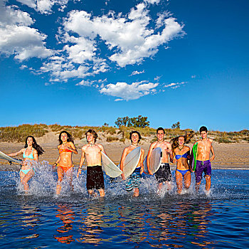 青少年,冲浪,男孩,女孩,群体,跑,高兴,海滩,溅,水