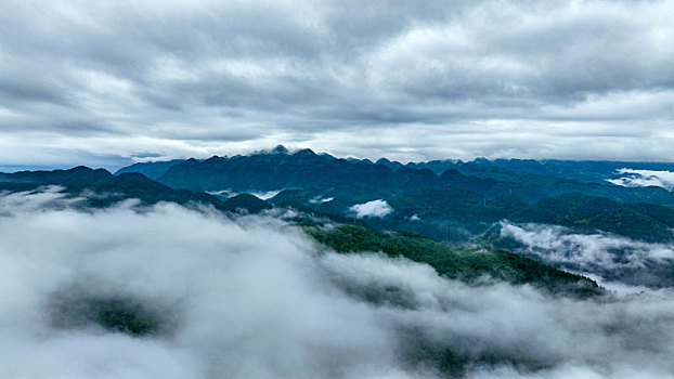 重庆酉阳,雾海扮靓美乡村