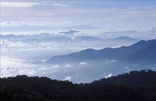 山,马来西亚