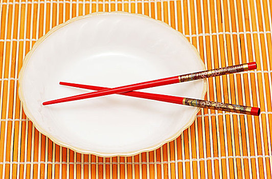 白色,盘子,筷子,木质,垫