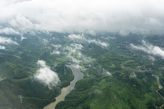 航拍视角高山