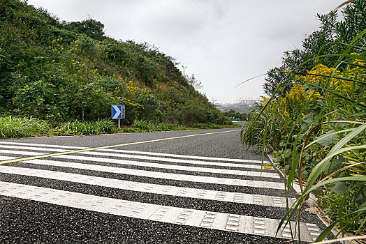 高山上的盘山公路