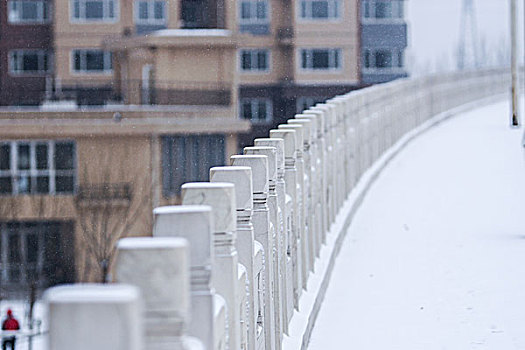 雪中的盘桥