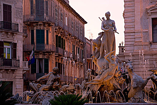 广场,黛安娜喷泉,老,城镇,锡拉库扎,西西里,意大利,欧洲