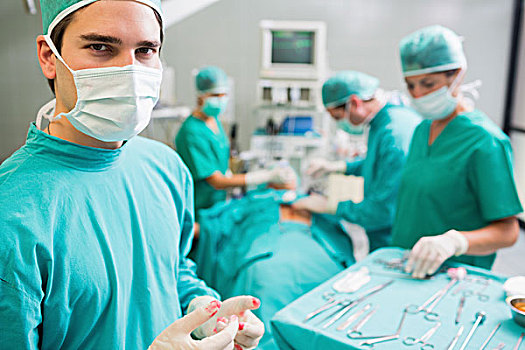 外科,穿,血,手套,看镜头,手术室