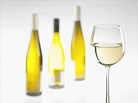 玻璃,三个,瓶子,白葡萄酒