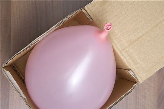 粉色,气球,纸箱