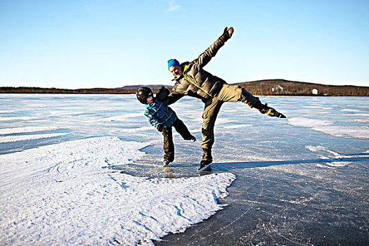 父亲,儿子,滑冰,冰湖