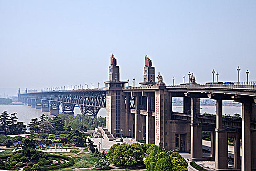 南京的标志建筑南京长江大桥