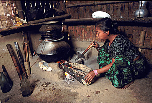 女人,酿制,米酒,乡村,地区,山,孟加拉