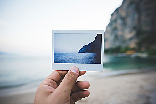 人,拿着,向上,照片,场景,加尔达湖,意大利