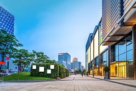 上海陆家嘴现代建筑和城市街道车流光影轨迹夜景