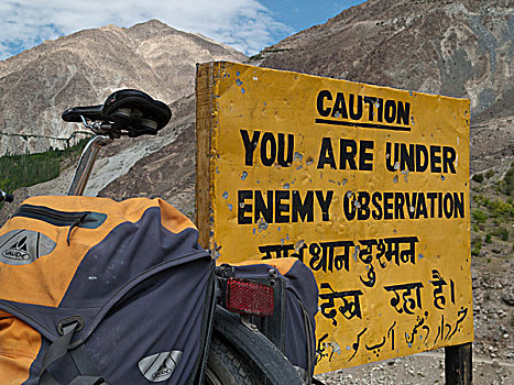 自行车,倚靠,警告,标识,敌人,区域,查谟-克什米尔邦,印度,亚洲