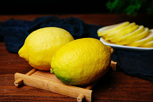 新鲜水果柠檬