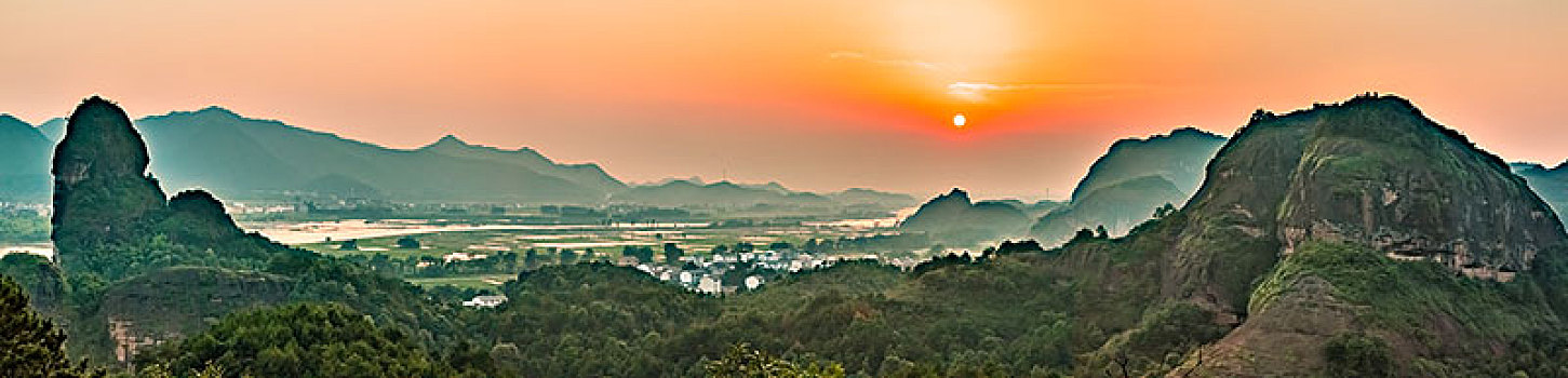 江西省鹰潭市龙虎山国家地质景区自然景观