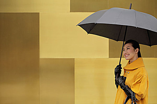 年轻,女人,穿,外套,手套,拿着,伞