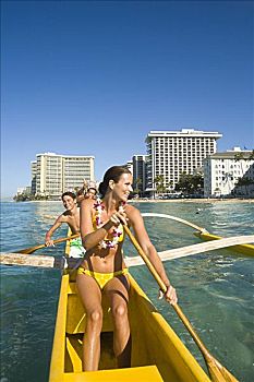 夏威夷,瓦胡岛,怀基基海滩,家庭,划船,独木舟