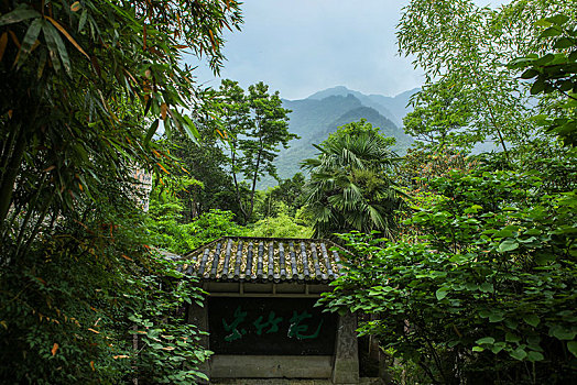 恩施,昭君村,昭君镇,房子,建筑,河流,传说,美女,景点,旅游,展示,雕塑,塑像