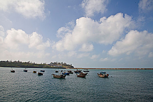 涠洲岛,北海,南海,海水,平静,热带风光,清澈,碧海,蓝天,白云,沙滩,奇观,景点,壮观,海岛