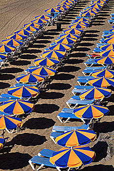西班牙,加纳利群岛,兰萨罗特岛,波多黎各,卡门,海滩,折叠躺椅,伞