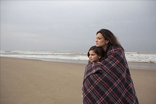 母女,911事件,毯子,海滩