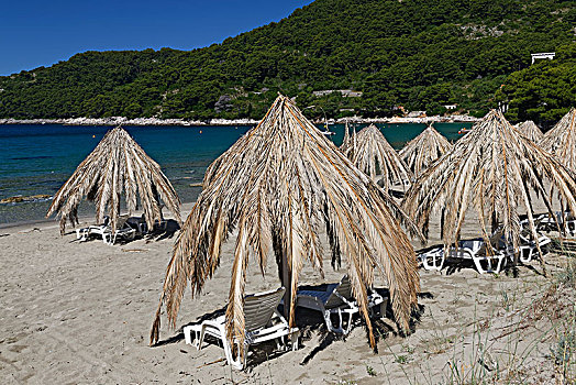 遮阳伞,沙滩,岛屿,杜布罗夫斯克-内雷特瓦县,达尔马提亚,克罗地亚,欧洲