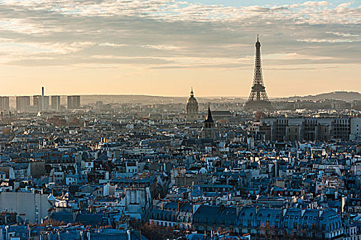 法国巴黎艾菲尔铁塔的夕阳