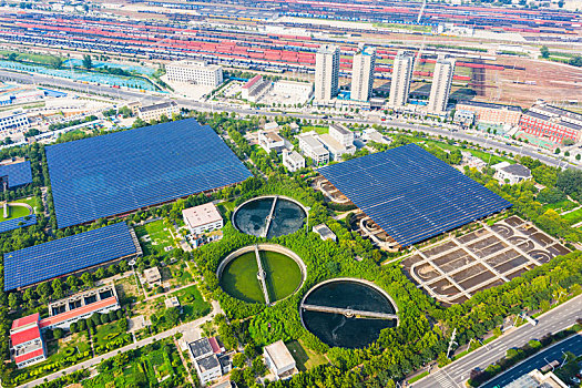 航拍河南郑州五龙口污水处理厂,水务,光伏,分布式电站项目光伏发电站太阳能板