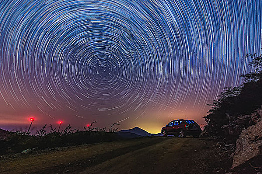 夜上龙骨山