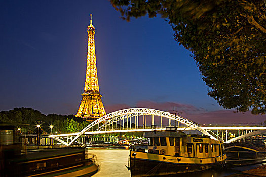 黎明,仰视,埃菲尔铁塔,步行桥,塞纳河,巴黎,法国