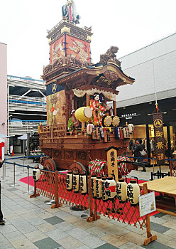 日本令和年号花车祭祀庆典