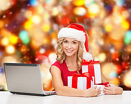 圣诞节,休假,科技,人,概念,微笑,女人,圣诞老人,帽子,礼物,笔记本电脑,上方,红灯,背景
