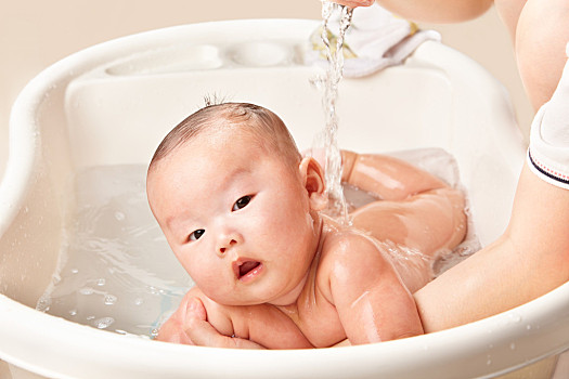 婴儿,沭浴,中国人,男婴
