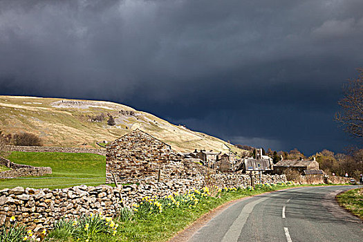 石墙,建筑,公路,暗色,乌云,上方,乡村,约克郡,英格兰