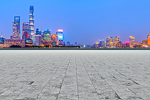 地砖路面和上海夜景