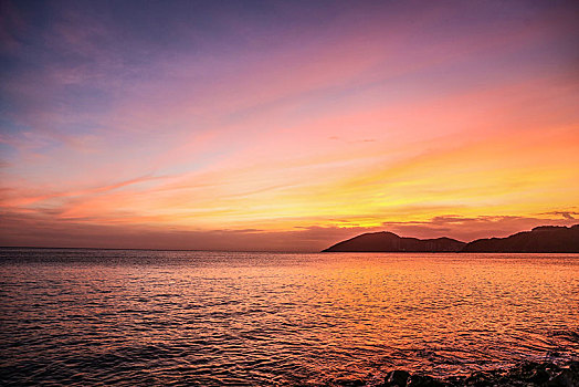 夕陽海邊自然風光
