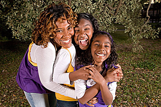 肖像,美国黑人,母亲,搂抱,女青年,公园