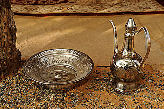 阿曼苏丹国,灰尘,瓦希伯沙漠,银,茶壶,盘子
