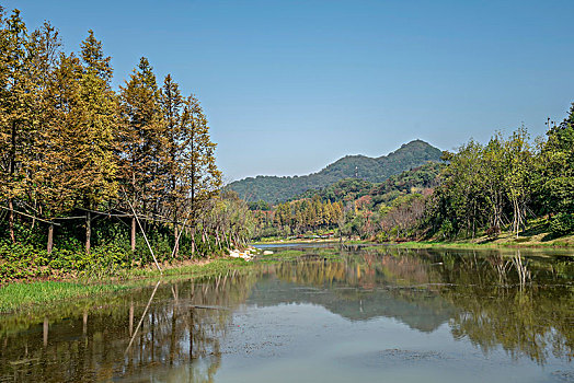 长沙麓谷尖山湖风光