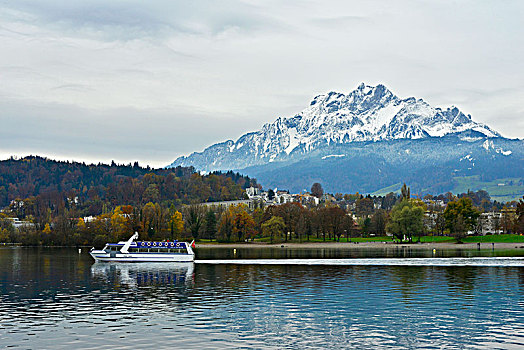 瑞士的琉森湖景色