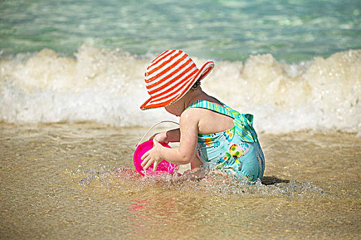 女婴,玩,海滩