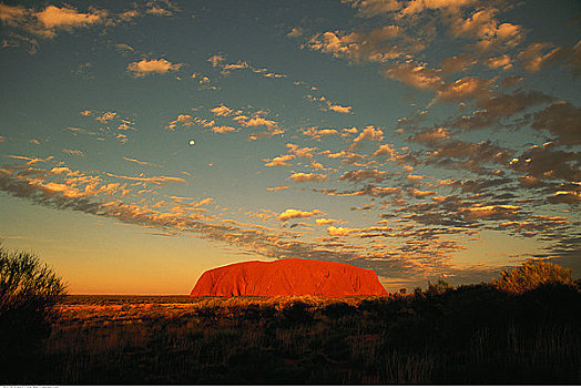 艾尔斯巨石,乌卢鲁巨石,日落,乌卢鲁国家公园,北领地州,澳大利亚