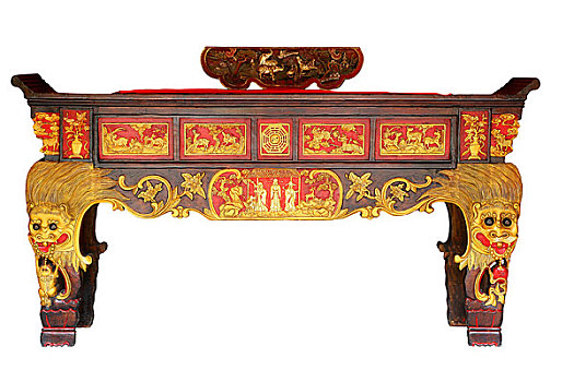 正厅是中国传统建筑中的主体部分,这是正厅中的神桌