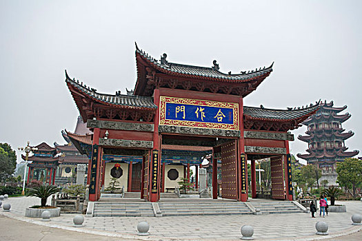 寺院大門