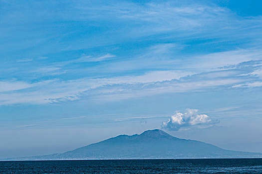 远望维苏威火山
