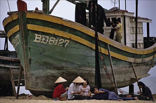 越南,海防,男孩,修理,渔网,靠近,渔船,海滩